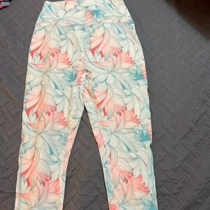 Buffbunny legacy leggings- island paradise, medium